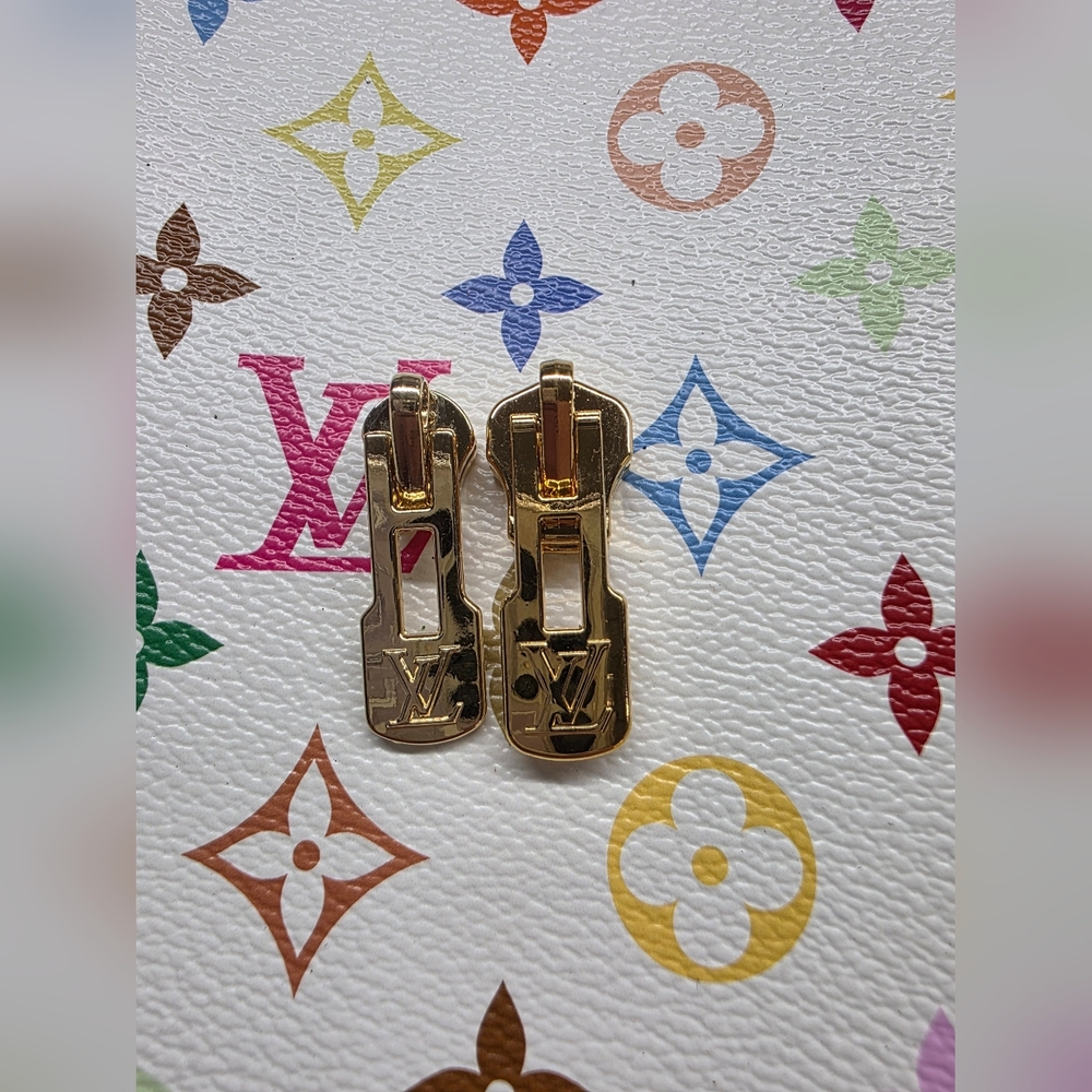 Louis Vuitton Gold Logo Zipper Pulls